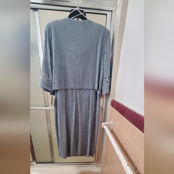 NWT Brianna Milay Beautiful 2P Dress Set; Sz 16, Artic Color;Zip Closure. $90 - Picture 2 of 15